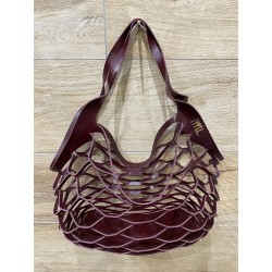 Le grand sac filet en cuir bordeaux par MMLL