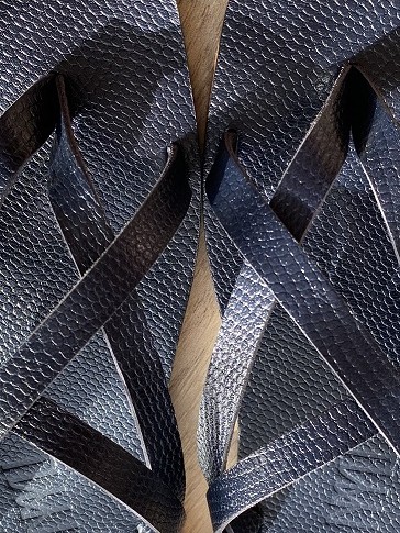 Tong Cuir L'Ange Bleu de la Collection CAPSULE